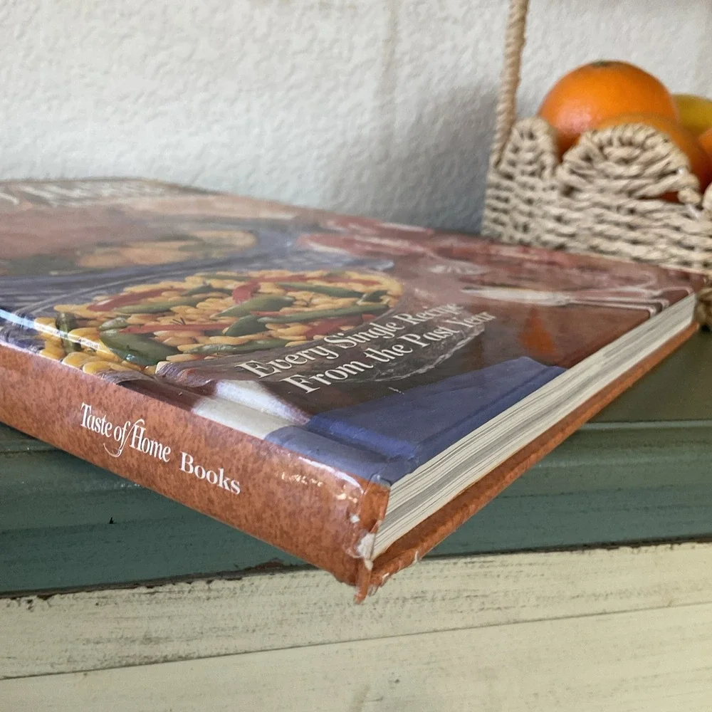 1998 TASTE OF HOME‎ ANNUAL RECIPES Cookbook Cook Book